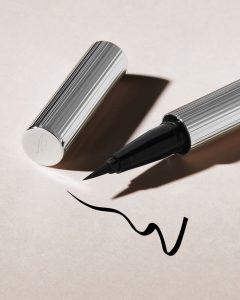 سادهترین راه برای کشیدن خط چشم تمیز و متقارن