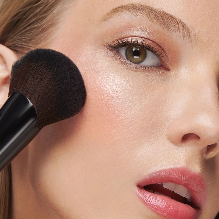 چگونه رژگونه بزنیم