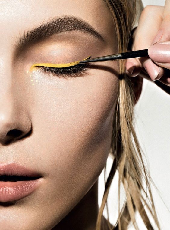 ساده‌ترین راه برای کشیدن خط چشم تمیز و متقارن