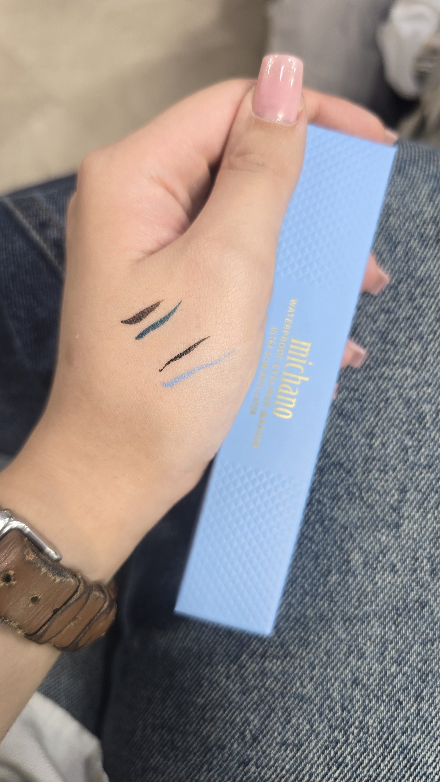 خط چشم رنگی ماژیکی میچانو